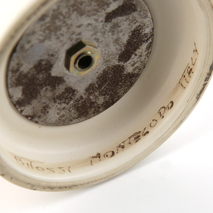 Ettore Sottsass, Totem #5 de la série "Flavia", en céramique émaillée polychrome, édition Bitossi, signé et numéroté, création de 1964, édition des années 1970 - Detail D3