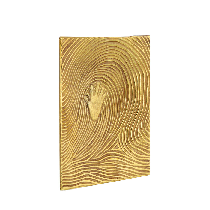 Line Vautrin, petit vide-poche "Empreinte", en bronze doré, monogrammé, des années 1945 - Detail D1