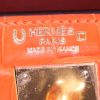 Bolso de mano Hermes Kelly 32 cm en aligátor naranja y color burdeos - Detail D4 thumbnail