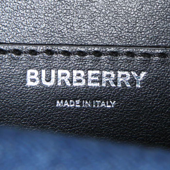 Burberry TB clutch-belt in blue denim and black leather - Detail D4
