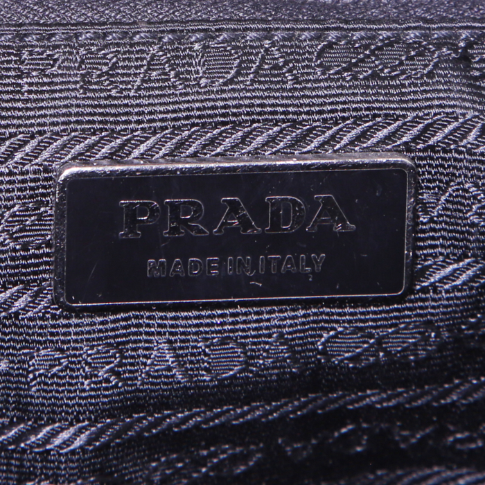 Sac à main Prada Nylon en toile verte et cuir vert - Detail D3