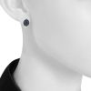 Orecchini a bottone Pomellato Capri modello piccolo in oro bianco,  ceramica nera e diamanti - Detail D1 thumbnail