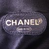 Bolso 24 horas Chanel Timeless Maxi Jumbo en lona acolchada negra - Detail D3 thumbnail
