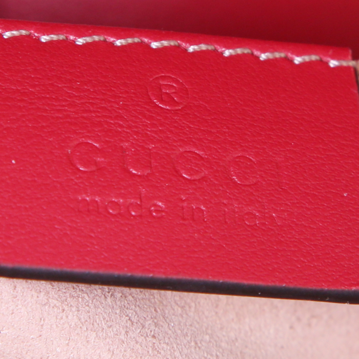 Borsa a tracolla Gucci GG Marmont mini in pelle trapuntata rossa con decori geometrici - Detail D4