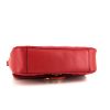 Sac bandoulière Gucci GG Marmont mini en cuir matelassé rouge - Detail D5 thumbnail