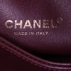 Sac à main Chanel Coco Handle en cuir verni matelassé noir - Detail D4 thumbnail