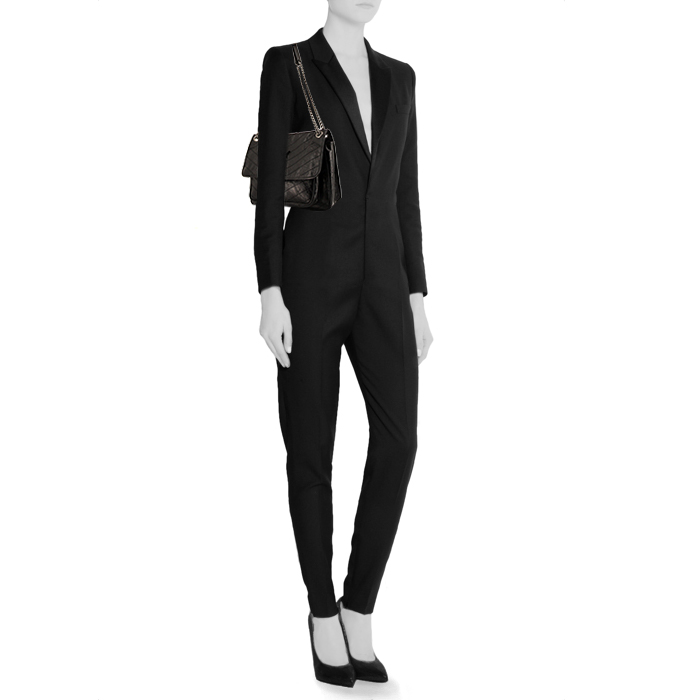 Sac bandoulière Saint Laurent Niki moyen modèle en cuir noir - Detail D1
