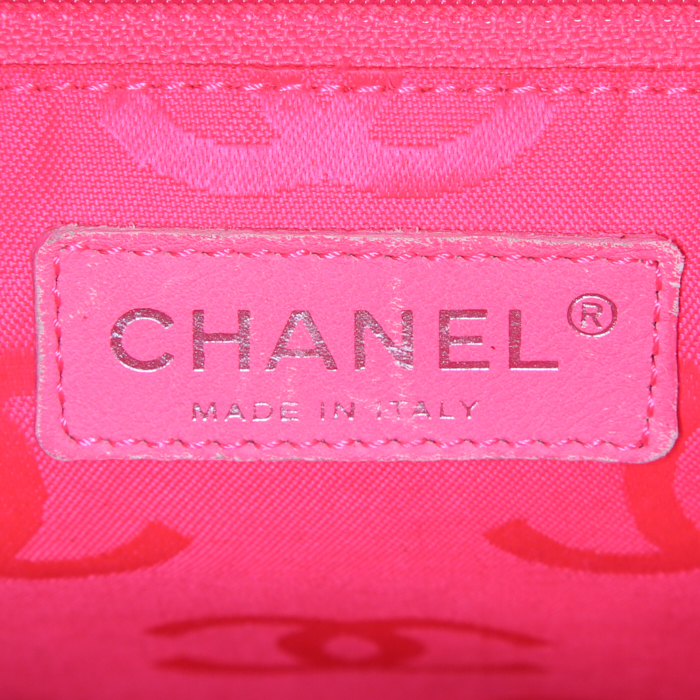 Bolso de mano Chanel Cambon en cuero acolchado negro - Detail D3