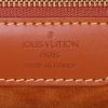 Bolso de mano Louis Vuitton Sorbonne en cuero Epi color oro - Detail D3 thumbnail