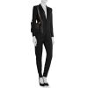 Bolso bandolera Chanel Gabrielle  modelo mediano en cuero acolchado negro - Detail D1 thumbnail