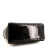 Sac à main Dior Lady Dior moyen modèle en cuir verni noir - Detail D5 thumbnail