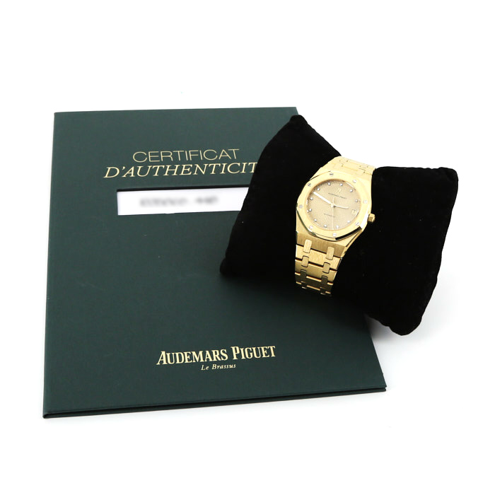 Audemars Piguet Royal Oak watch in yellow gold Ref:  4100BA Circa  1978 - Detail D2