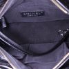 Bolso bandolera Chanel Gabrielle  en fieltro negro y cuero negro - Detail D3 thumbnail