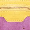 Sac à main Louis Vuitton Lussac en cuir épi jaune - Detail D3 thumbnail