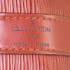 Louis Vuitton petit Noé handbag in brown epi leather - Detail D3 thumbnail