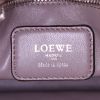 Bolso de mano Loewe Amazona modelo grande en cuero color topo - Detail D3 thumbnail
