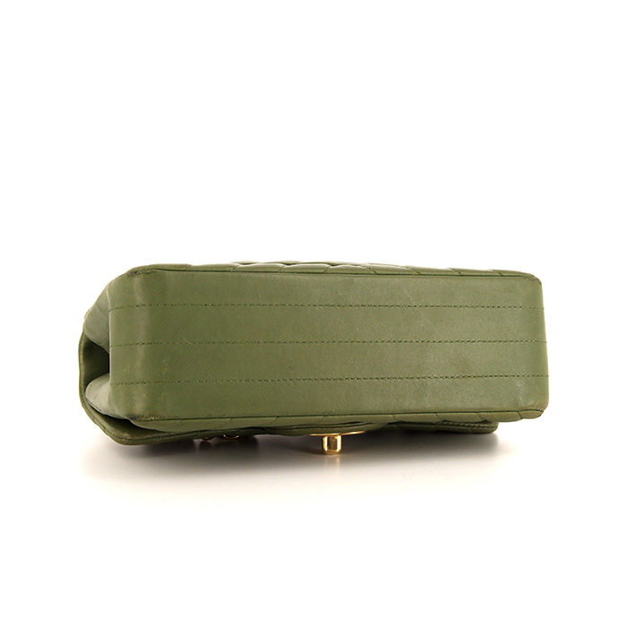 Sac bandoulière Chanel Mini Timeless en cuir matelassé chevrons vert - Detail D4