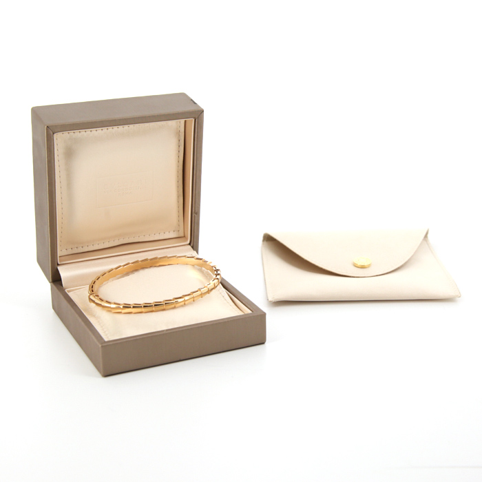 Rigid opening Bulgari Serpenti Viper bangle in pink gold - Detail D2