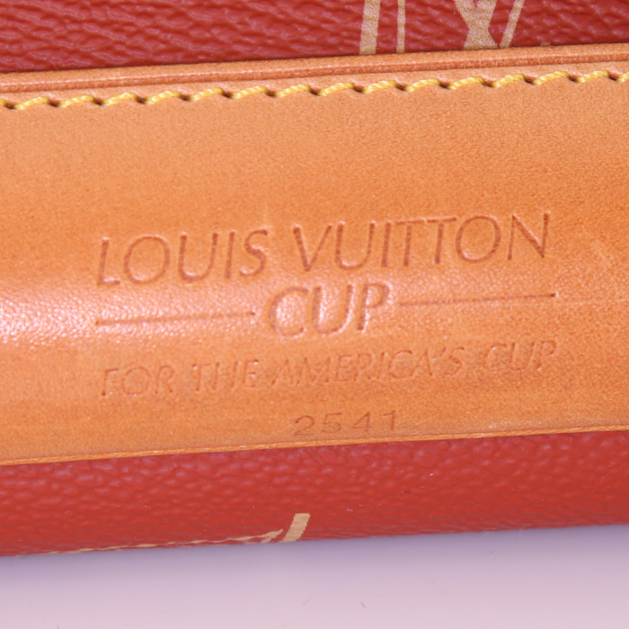 Louis Vuitton Calvi shoulder bag in red logo canvas and natural leather - Detail D3