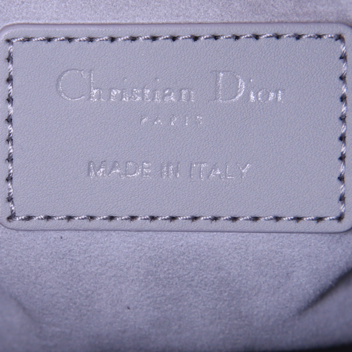 Bolso de mano Dior Lady Dior en cuero cannage gris - Detail D4