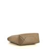 Shopping bag Celine Cabas modello piccolo in pelle martellata beige - Detail D5 thumbnail