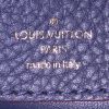 Louis Vuitton  Capucines MM medium model  shoulder bag  in blue grained leather  and red piping - Detail D4 thumbnail