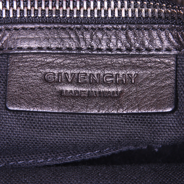 Givenchy Pandora medium model shoulder bag in black grained leather - Detail D4