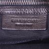 Sac bandoulière Givenchy Pandora moyen modèle en cuir grainé noir - Detail D4 thumbnail