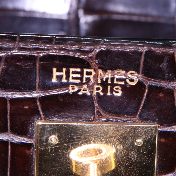 Hermes Kelly 32 cm handbag in brown crocodile - Detail D4