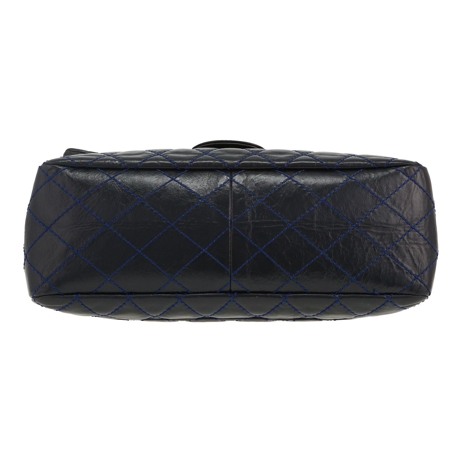 Chanel 2.55 handbag in navy blue quilted leather - Detail D1