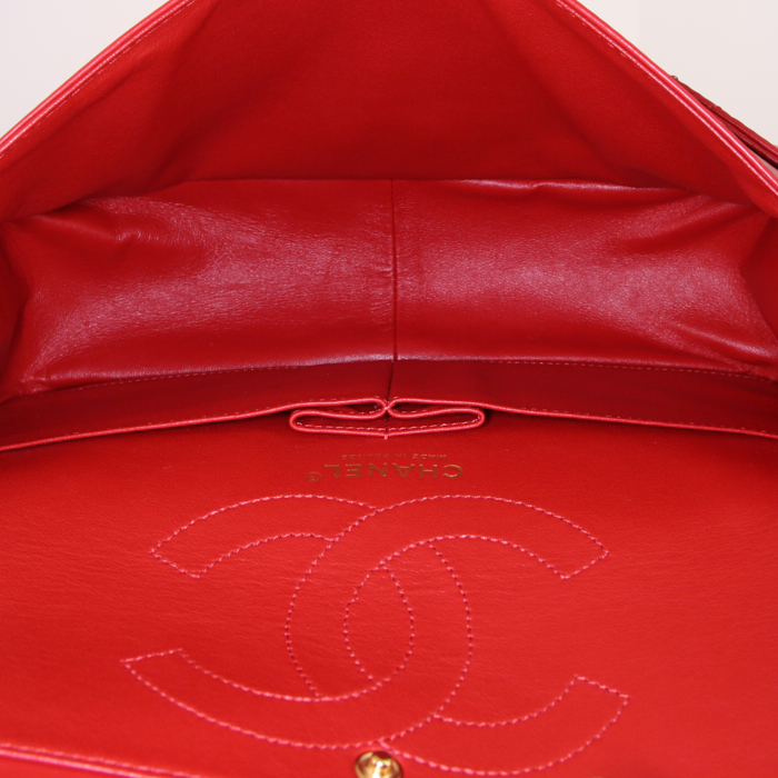 Bolso de mano Chanel 2.55 en cuero acolchado rojo - Detail D3