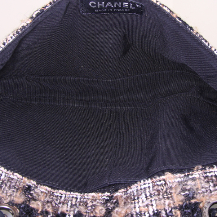 Sac à main Chanel Baguette en tweed beige noir et marron - Detail D3