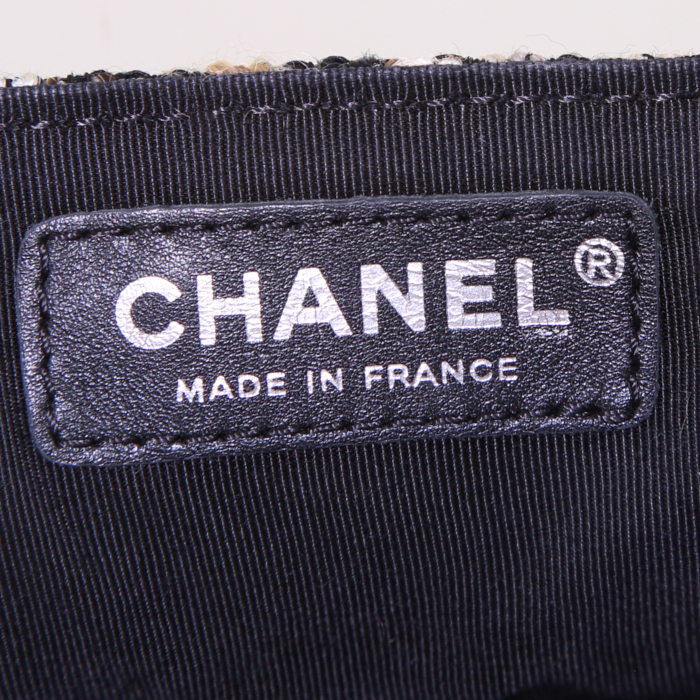 Sac à main Chanel Baguette en tweed beige noir et marron - Detail D4