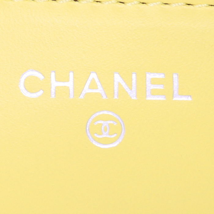 Borsa a tracolla Chanel Wallet on Chain in pelle martellata gialla - Detail D3