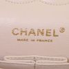 Sac à main Chanel Timeless en tweed beige et cuir beige - Detail D4 thumbnail