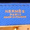 Bolso de mano Hermes Kelly 32 cm en cuero epsom azul - Detail D4 thumbnail