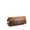 Louis Vuitton Onthego medium model shopping bag in brown two tones monogram canvas - Detail D5 thumbnail