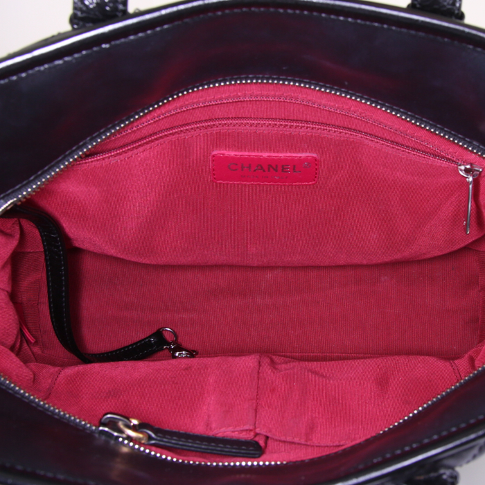 Chanel Gabrielle handbag in black quilted leather - Detail D3