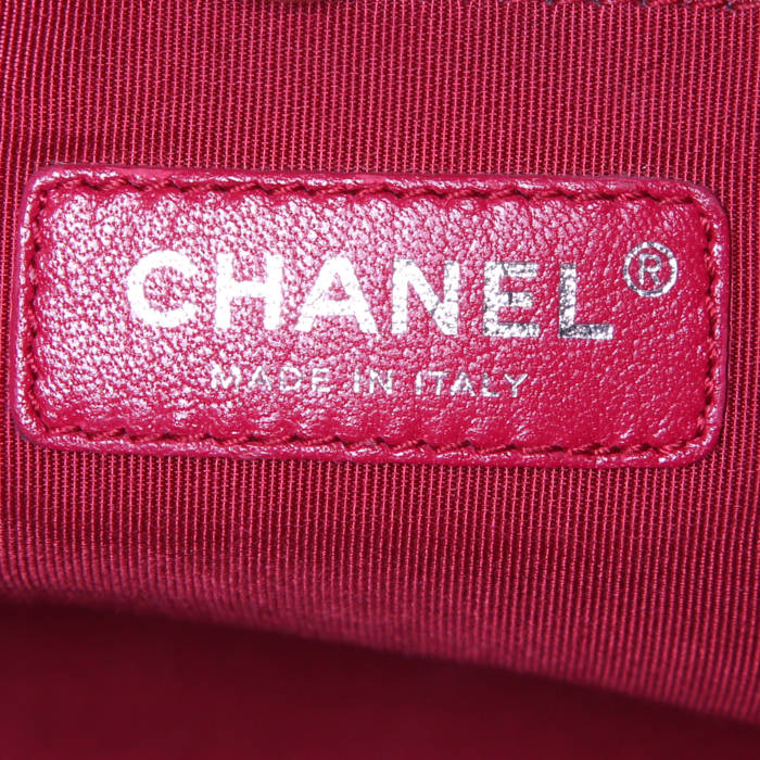 Chanel Gabrielle handbag in black quilted leather - Detail D4