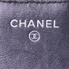 Billetera Chanel en cuero acolchado negro - Detail D2 thumbnail