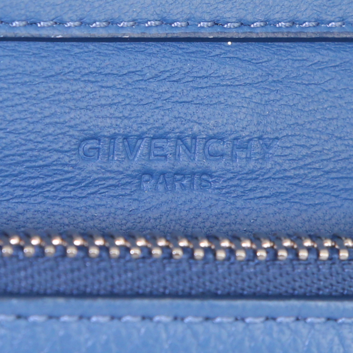 Givenchy Mini Pandora Wallet On Chain shoulder bag in blue leather - Detail D3