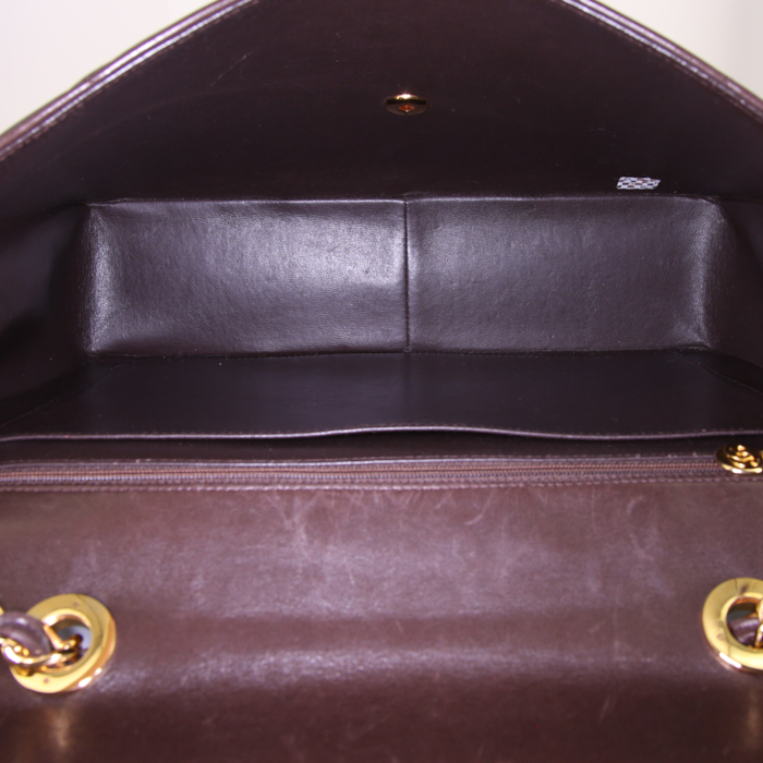 Sac bandoulière Chanel Vintage en cuir matelassé marron - Detail D3