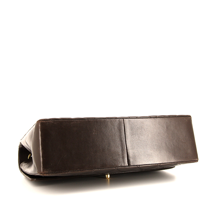 Chanel Vintage shoulder bag in brown quilted leather - Detail D5