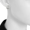 Paire de boucles d'oreilles époque années 60 Hermès en argent - Detail D1 thumbnail