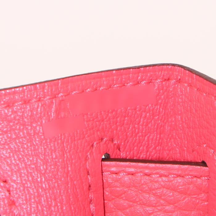 Sac à main Hermes Kelly 28 cm en cuir togo rose - Detail D5