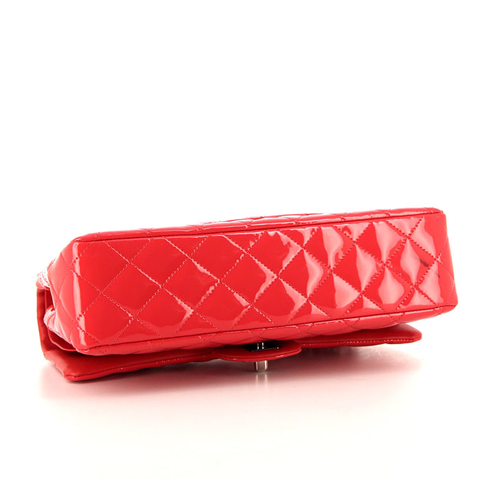 Chanel Timeless handbag in pink patent quilted leather - Detail D5