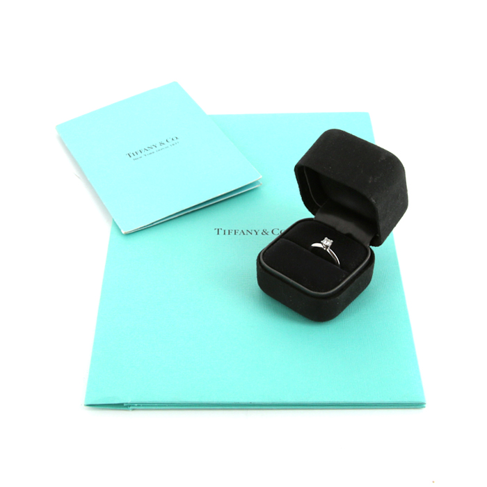 Tiffany & Co solitaire ring in platinium and diamond (0,35 carat) - Detail D2