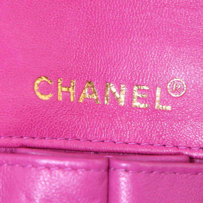 Chanel East / West bag worn on the shoulder or carried in the hand in pink quilted leather - Detail D3