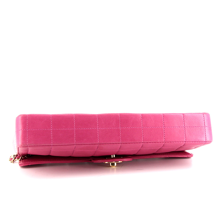Chanel East / West bag worn on the shoulder or carried in the hand in pink quilted leather - Detail D4