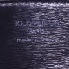 Bolsito de mano Louis Vuitton Pochette soufflet en cuero Epi negro - Detail D3 thumbnail